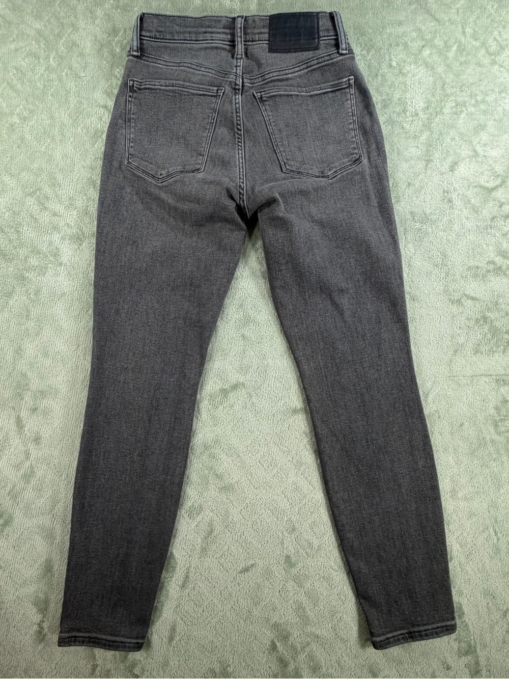 Lucky Brand Women’s Skinny Jeans in Washed Black with Knee Rips - Picture 16 of 16